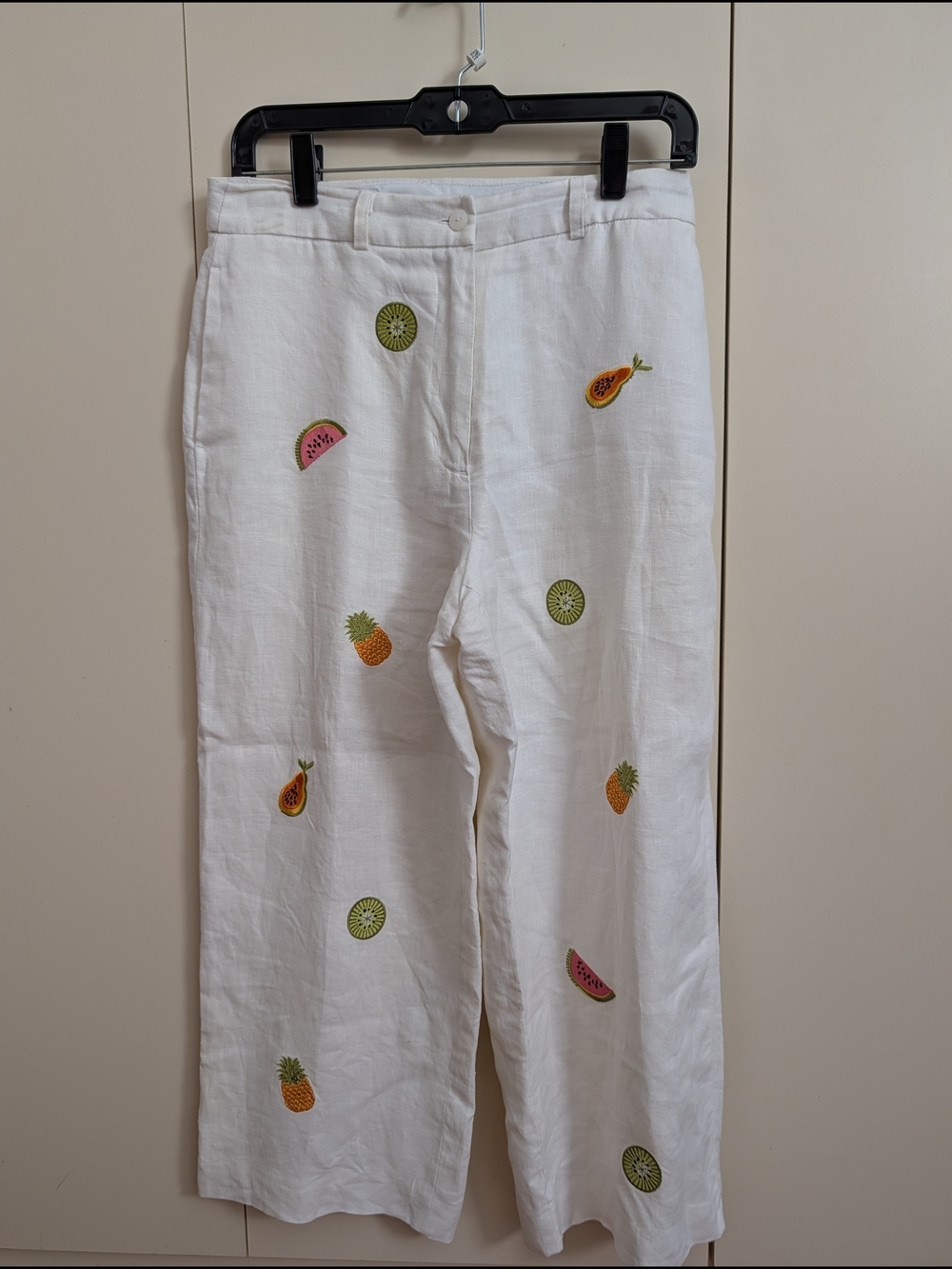 Sarah Spencer White Linen Wide-Leg Capris with Colorful Fruit Embroidery